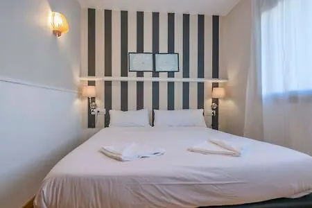 Bright And Modern Duplex With Terrace In Eixample District P2 *