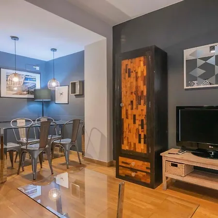Bright And Modern Duplex With Terrace In Eixample District P2 * バルセロナ